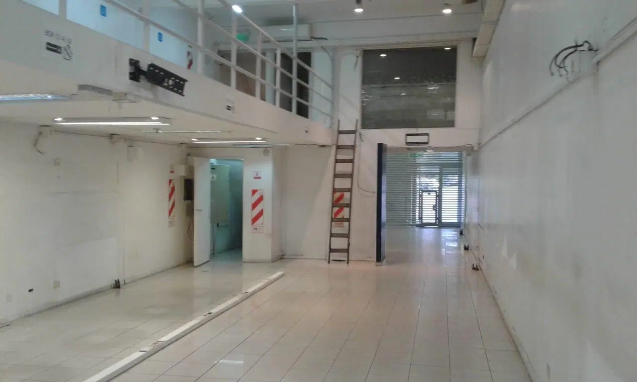 Local en venta - Avellaneda 4