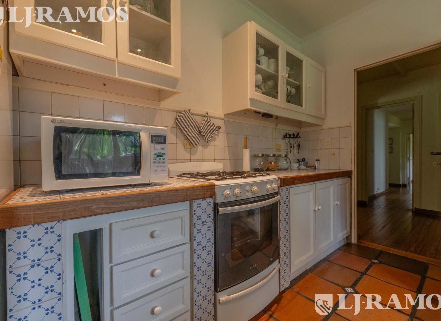 Foto de VENTA CASA-UNA PLANTA-IMPECABLE. JARDIN ARBOLADO. PILETA-TORTUGUITAS, imagen 1