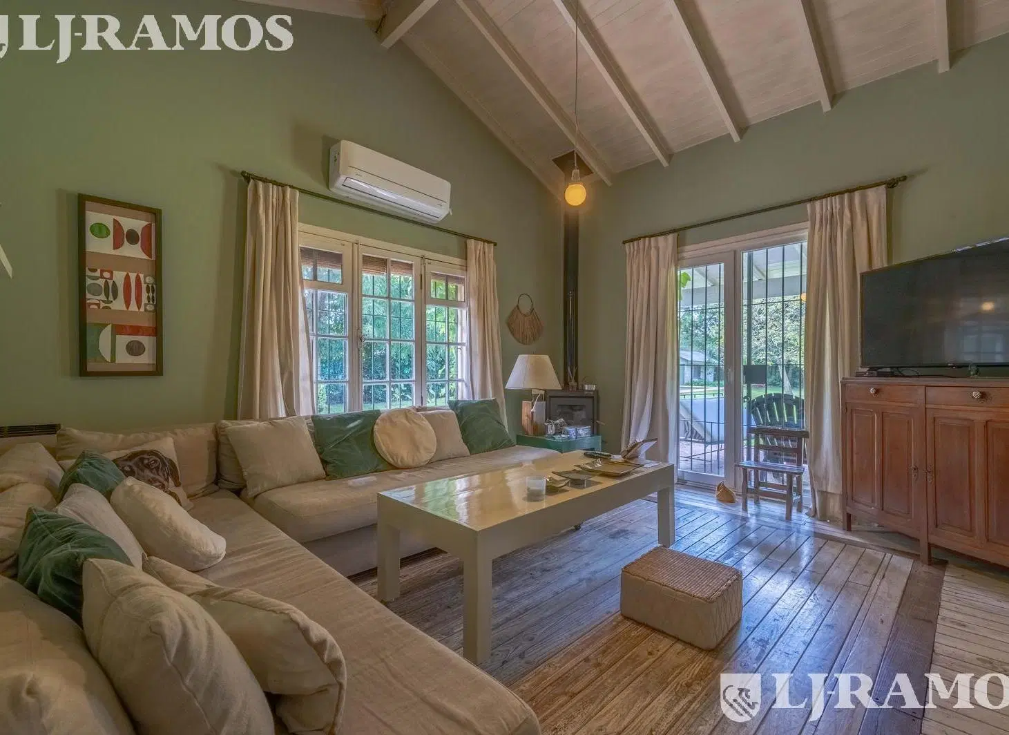 VENTA CASA-UNA PLANTA-IMPECABLE. JARDIN ARBOLADO. PILETA-TORTUGUITAS APTO CRÉDITO 2