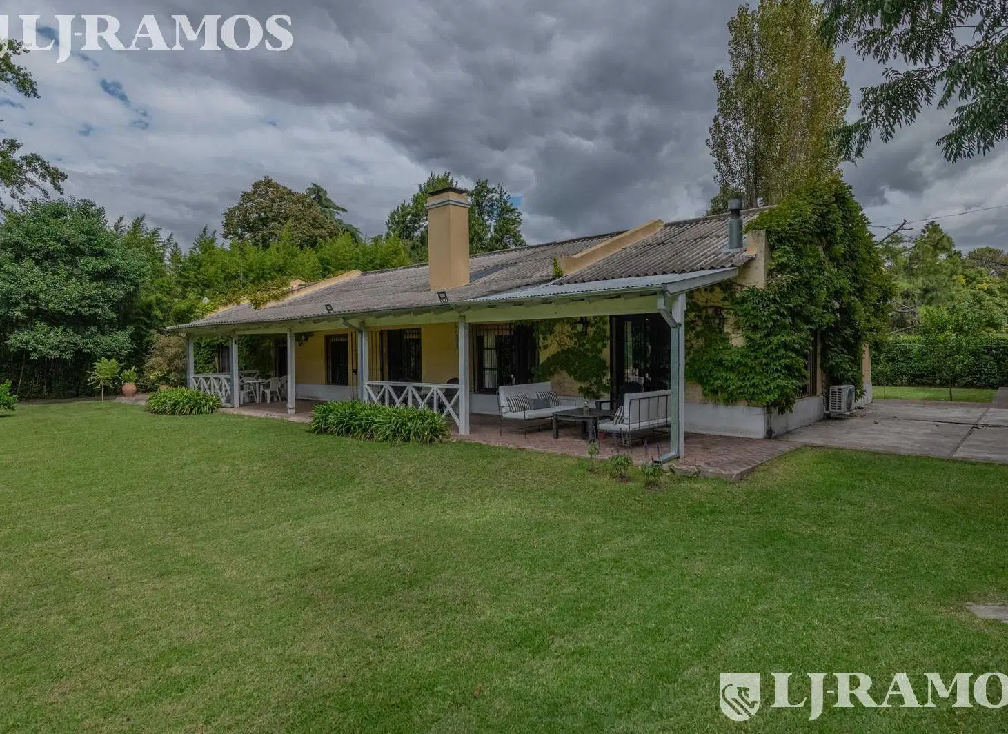 VENTA CASA-UNA PLANTA-IMPECABLE. JARDIN ARBOLADO. PILETA-TORTUGUITAS APTO CRÉDITO 5