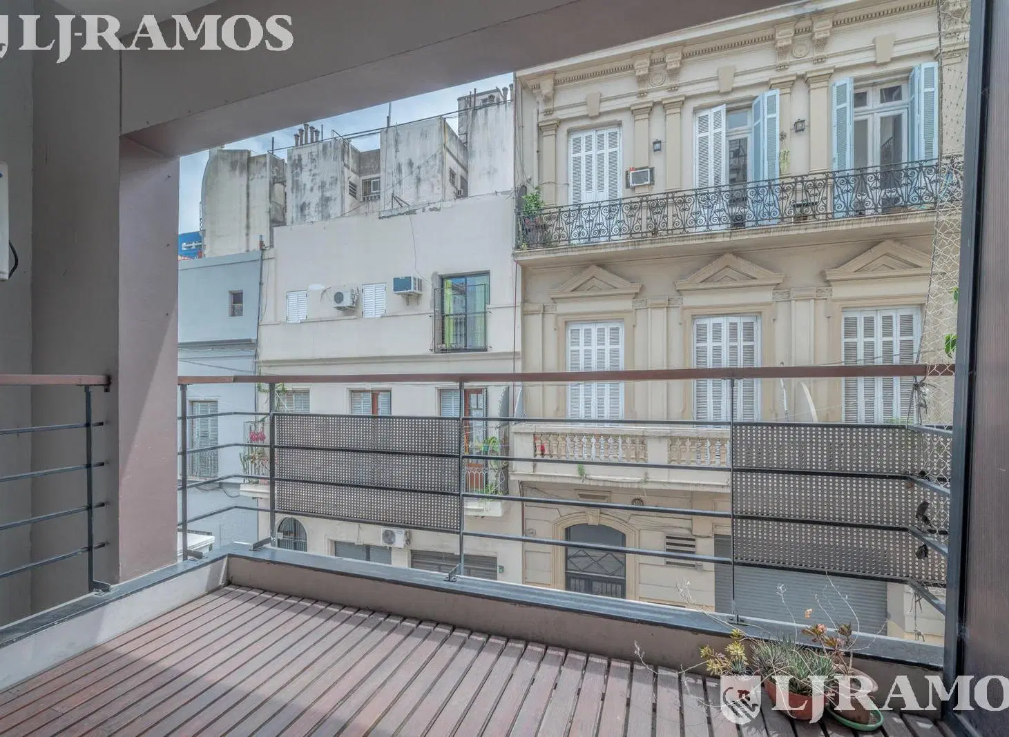 mexico y Perú. Monomabiente con balcón,  residencial o apto Airbnb. 4