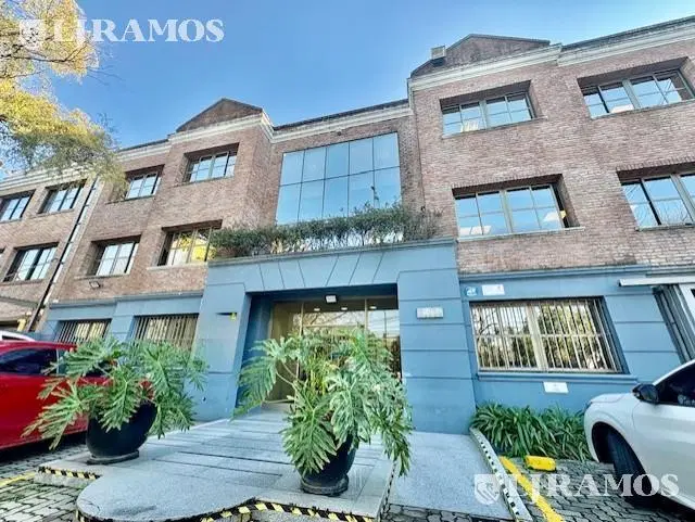 EDIFICIO DE OFICINAS LOMAS DE SAN ISIDRO 2