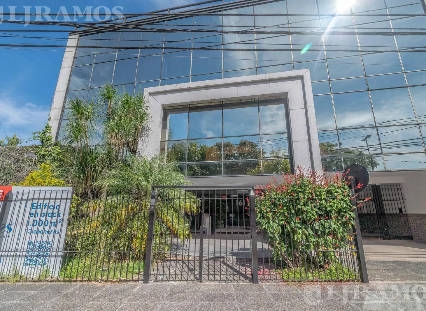 Edificio Comercial de 1.000 m2 en venta en San Isidro 2