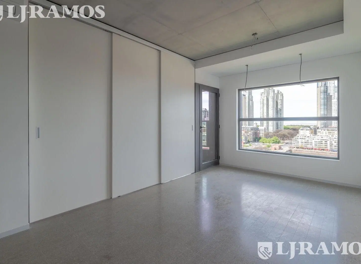 Venta 2 amb. a estrenar - Torre Huergo - vista al río y a la ciudad 3