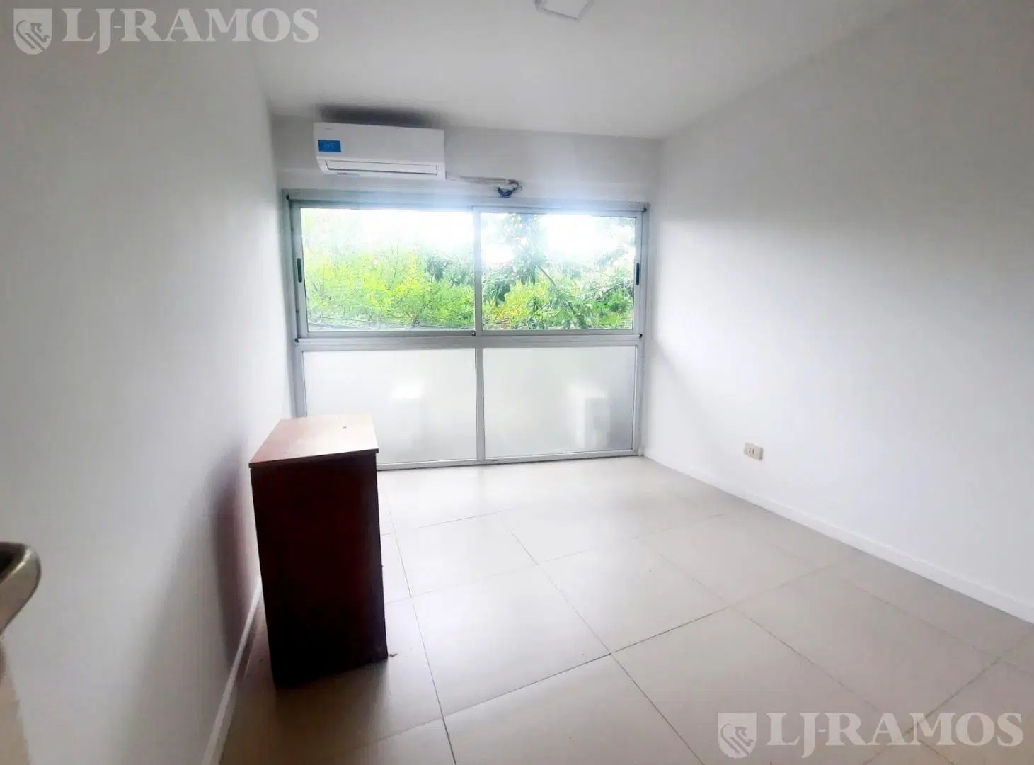 3 AMB - TOILETTE - COCHERA EN VENTA EN TIGRE CENTRO 3