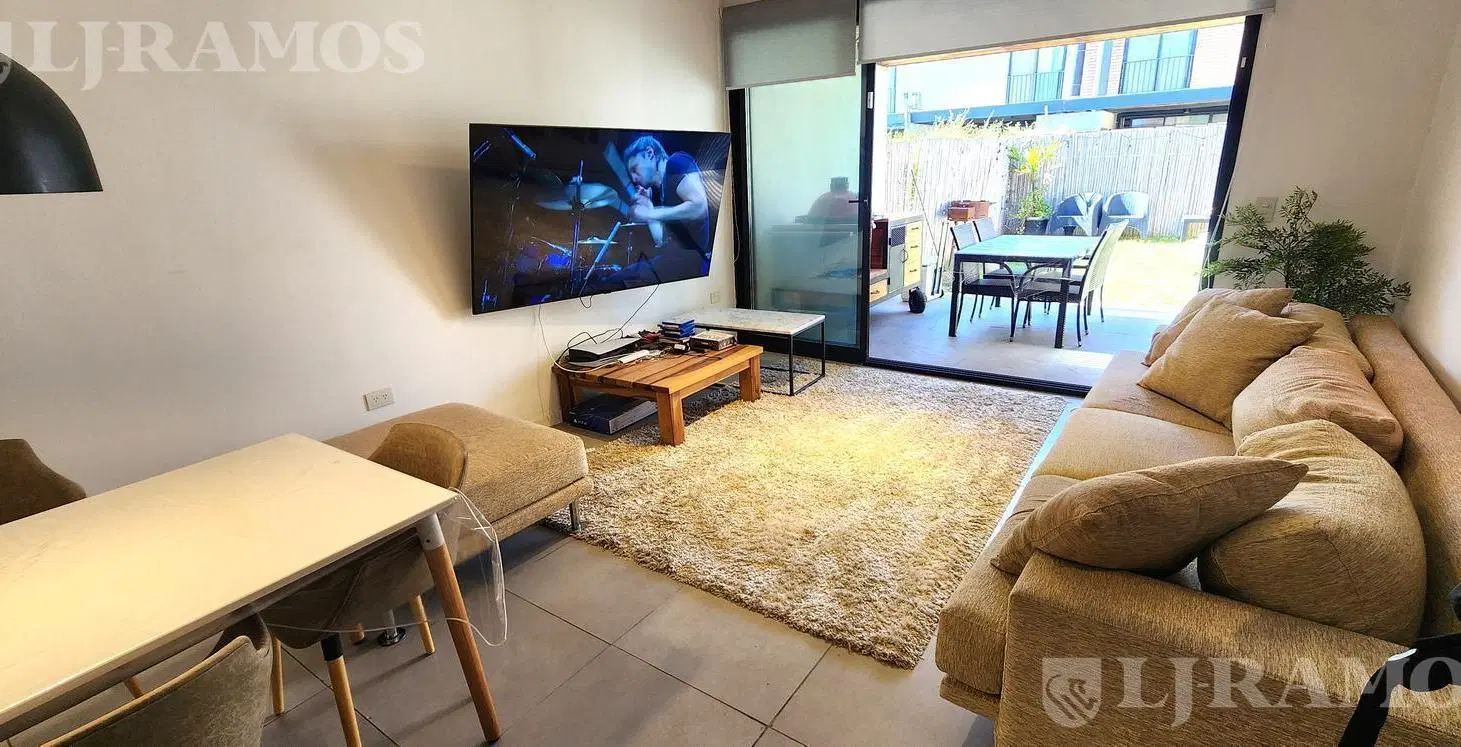 3 DORMITORIOS, GALERIA y JARDIN. 3