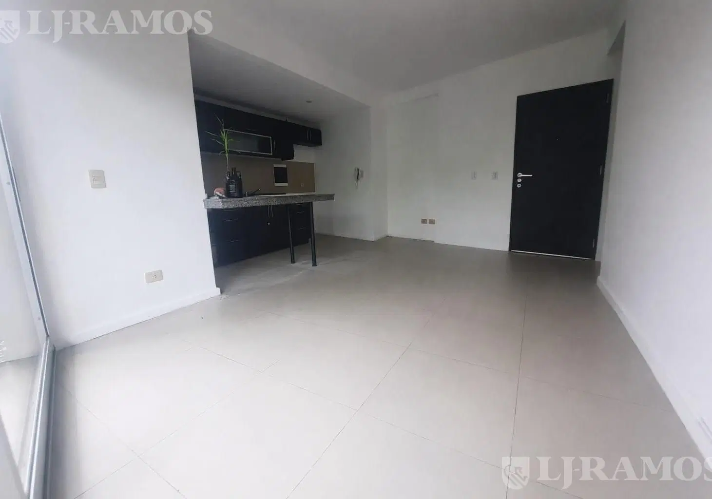 3 AMB - TOILETTE - COCHERA EN VENTA EN TIGRE CENTRO 3
