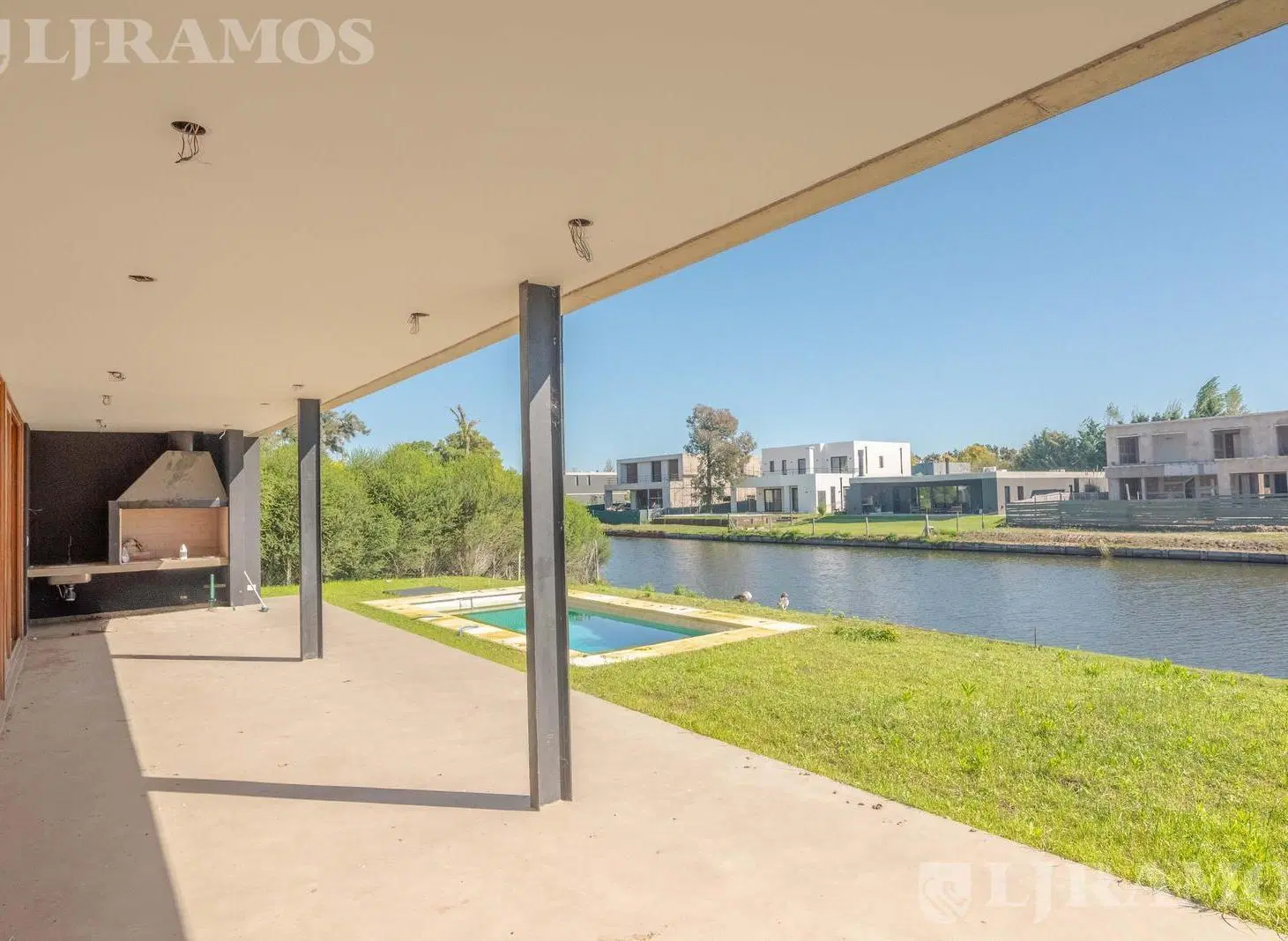 A la laguna a estrenar    4 dormitorios, en venta  en Laguna Grande 3