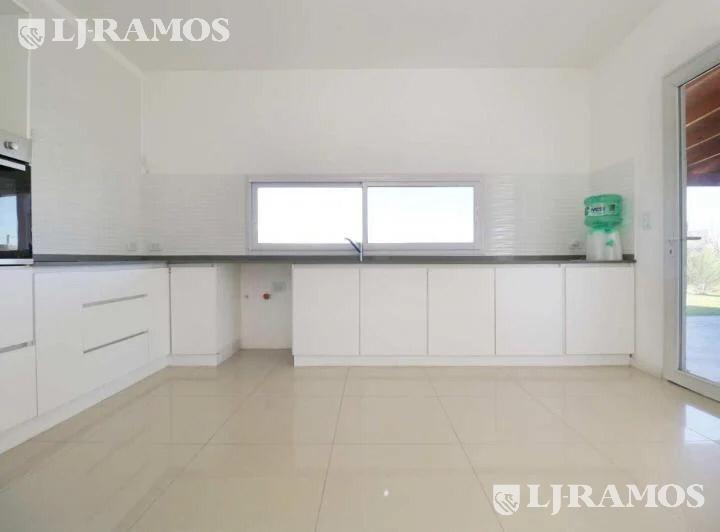 Foto de Casa 4 ambientes a la Venta Barrio Santa Isabel II lote interno MB, imagen 5