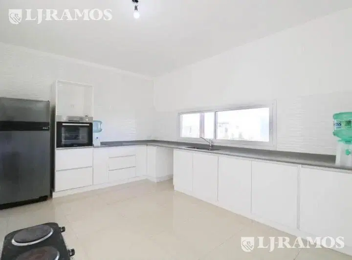 Casa 4 ambientes a la  Venta Barrio Santa Isabel II lote interno MB 5