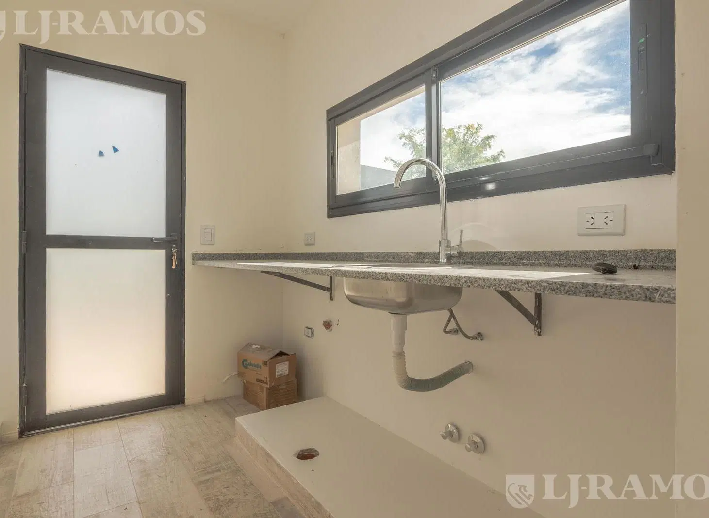 CASA AL AGUA en San Sebastian A7 A ESTRENAR MB 2