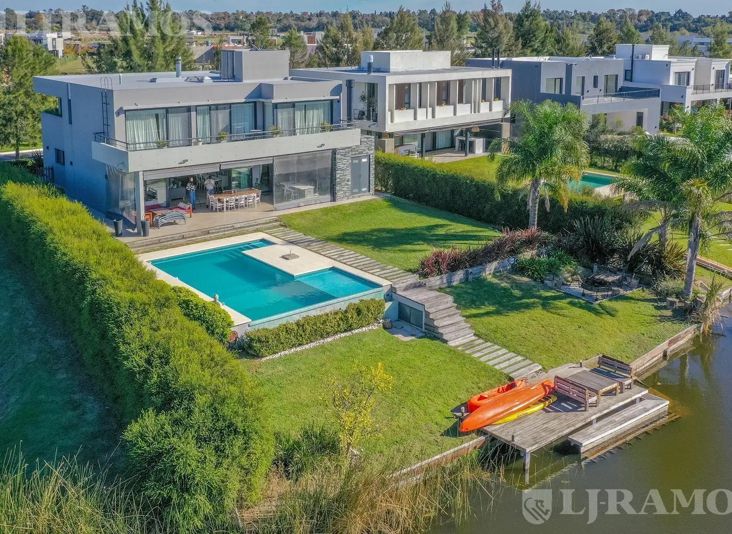 Casa El Naudir AL AGUA  con 3 master suite en planta alta y una en planta baja MB 4