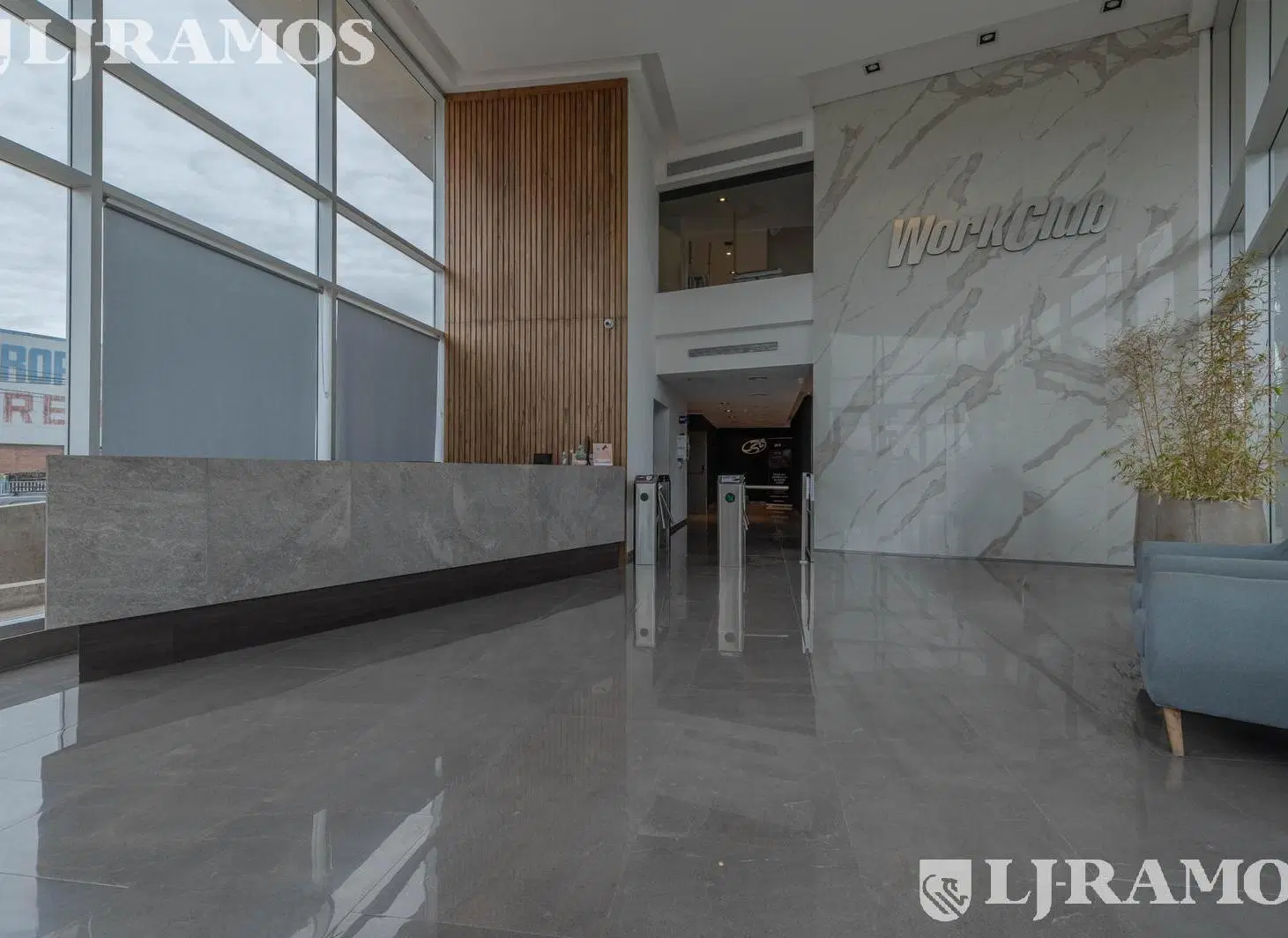 Oficinas SportClub en Escobar!  Excelente ubicación - PG 2
