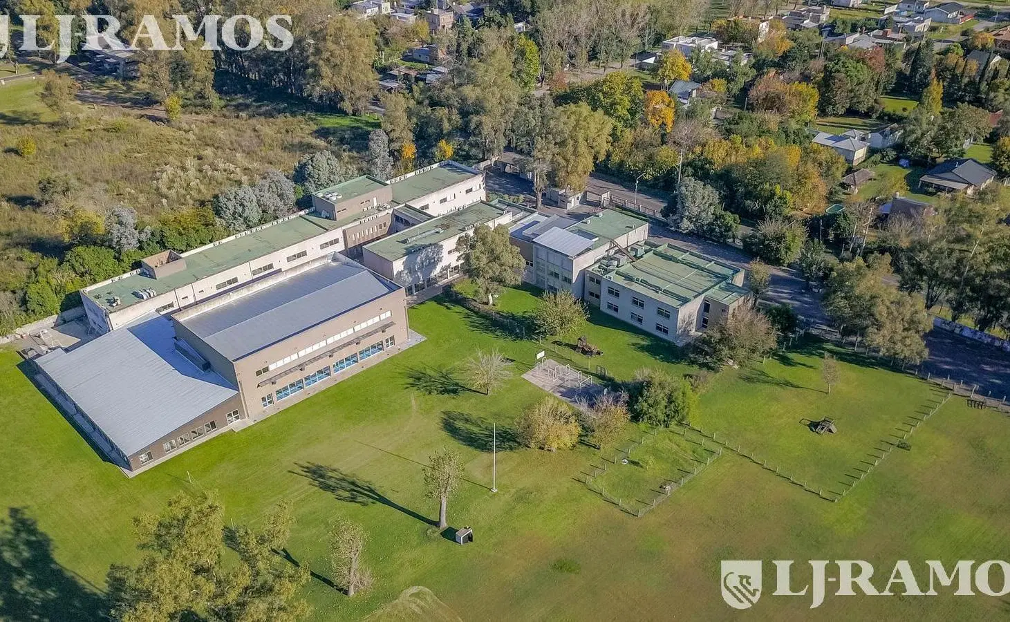 VENTA. Edificio Corporativo e Institucional Premium | Panamericana Km 50- Pilar - Ex colegio Magno 2
