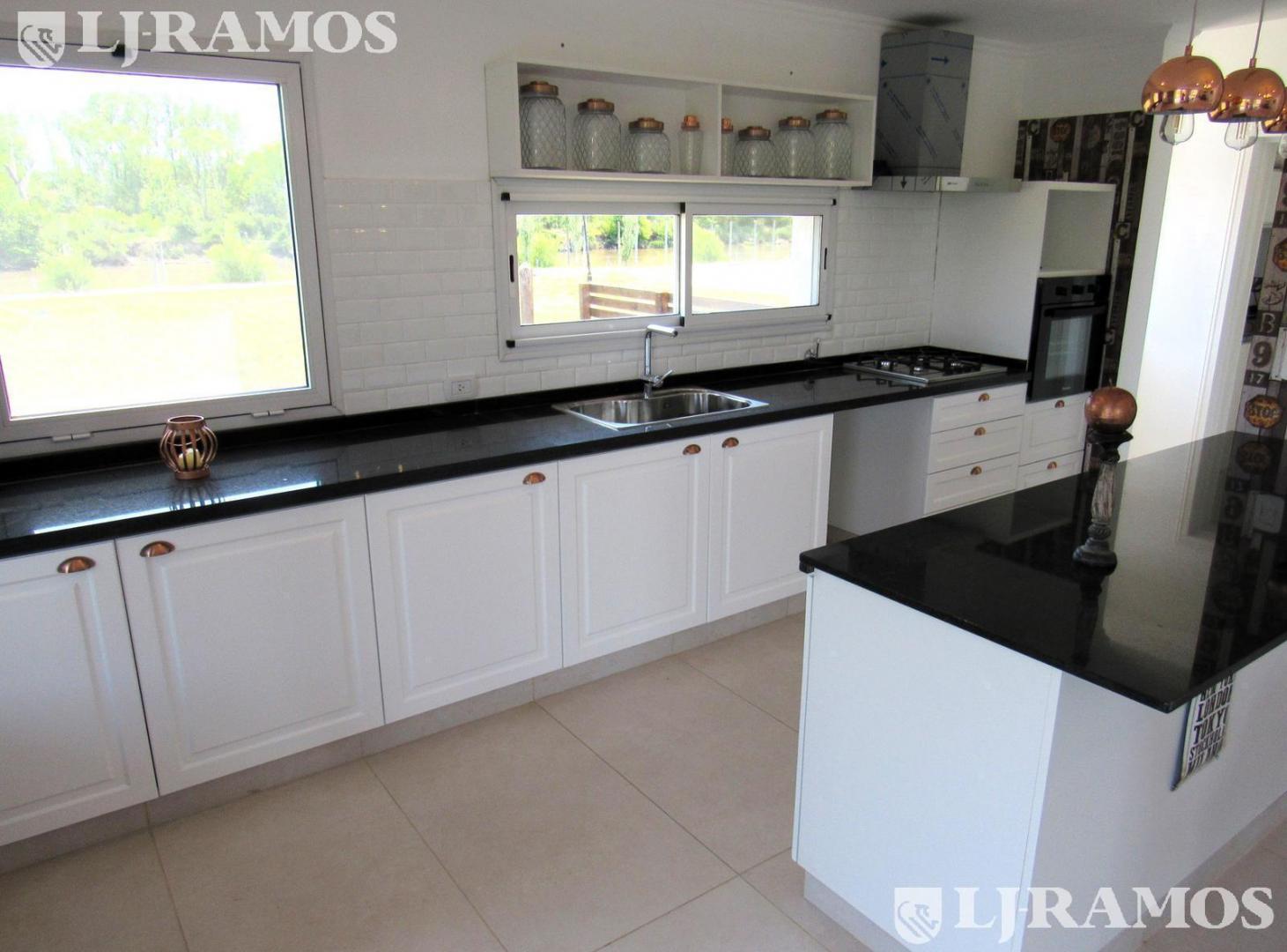 Foto de INCLUYE AMARRA. SIN MUEBLES. LOTE INTERNO. PILETA. EXCELENTE CALIDAD., imagen 2
