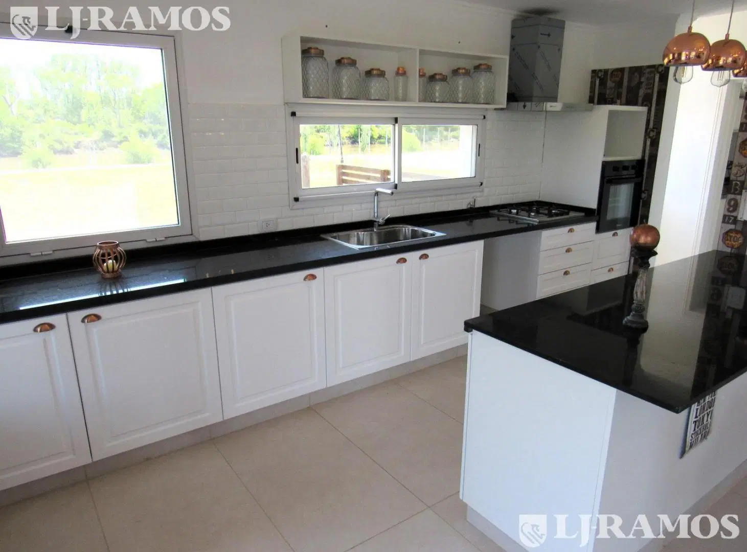 INCLUYE AMARRA. SIN MUEBLES. LOTE INTERNO. PILETA. EXCELENTE CALIDAD. 2
