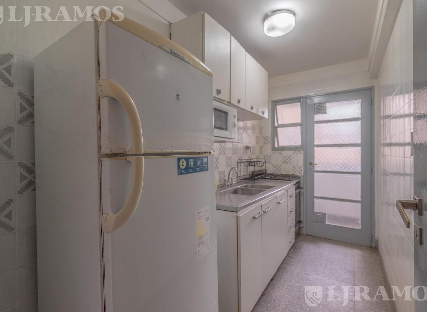 Foto de Venta-2 ambientes con GRAN terraza propia – Cocina independiente, imagen 2