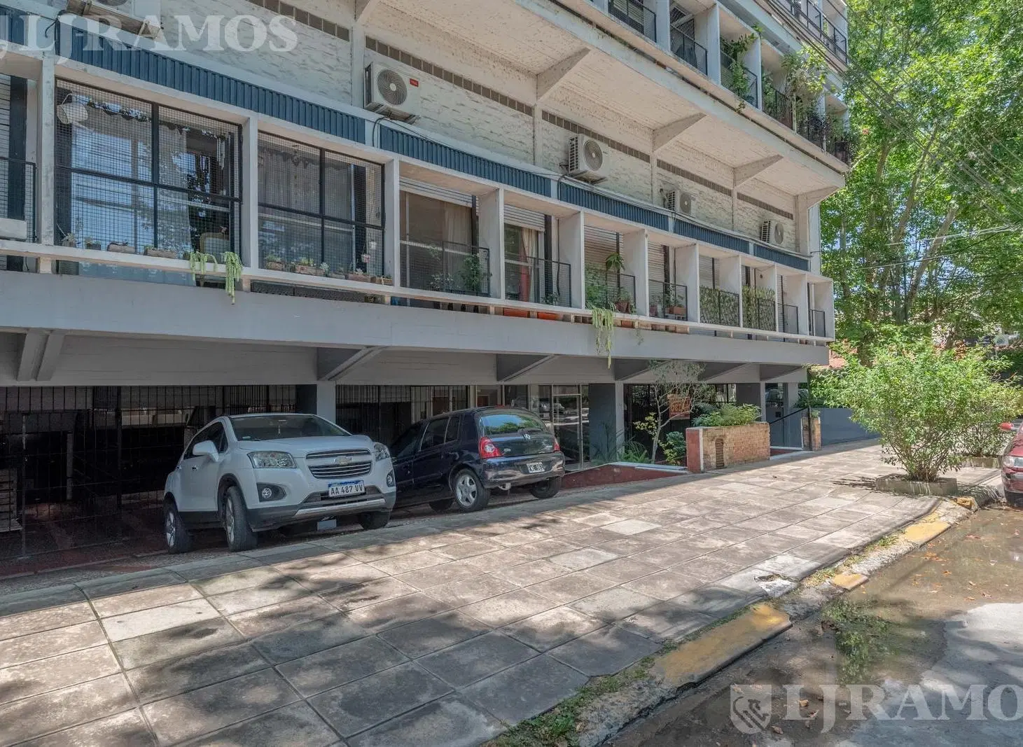 SIMPATICO DEPARTAMENTOEN ALQUILER ANUAL CON COCHERA Y BAULERA EN EXCELENTE ZONA DE ACASSUSO 5