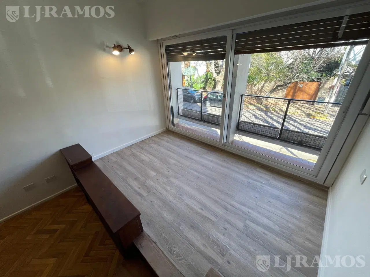SIMPATICO DEPARTAMENTOEN ALQUILER ANUAL CON COCHERA Y BAULERA EN EXCELENTE ZONA DE ACASSUSO 4