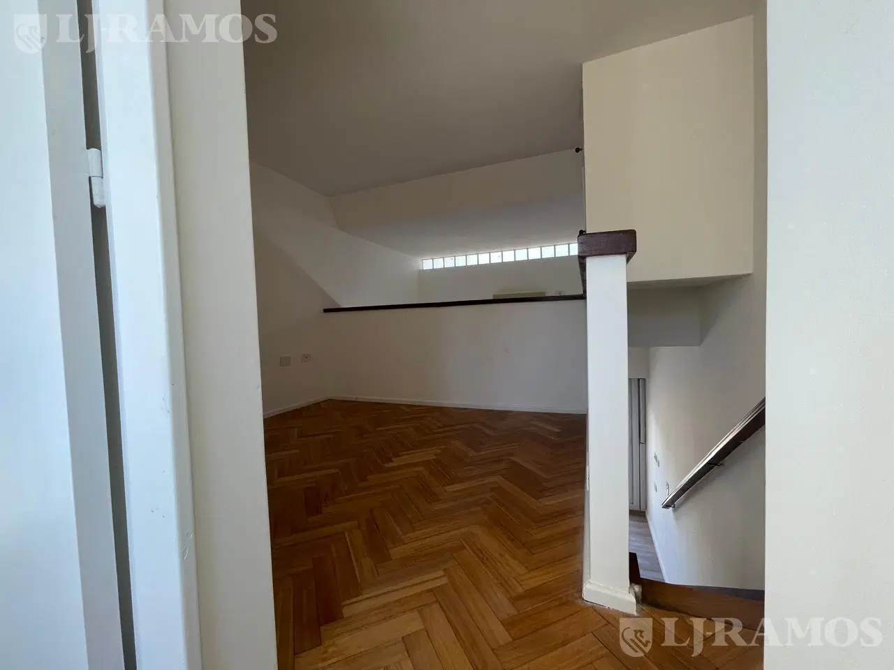 SIMPATICO DEPARTAMENTOEN ALQUILER ANUAL CON COCHERA Y BAULERA EN EXCELENTE ZONA DE ACASSUSO 3