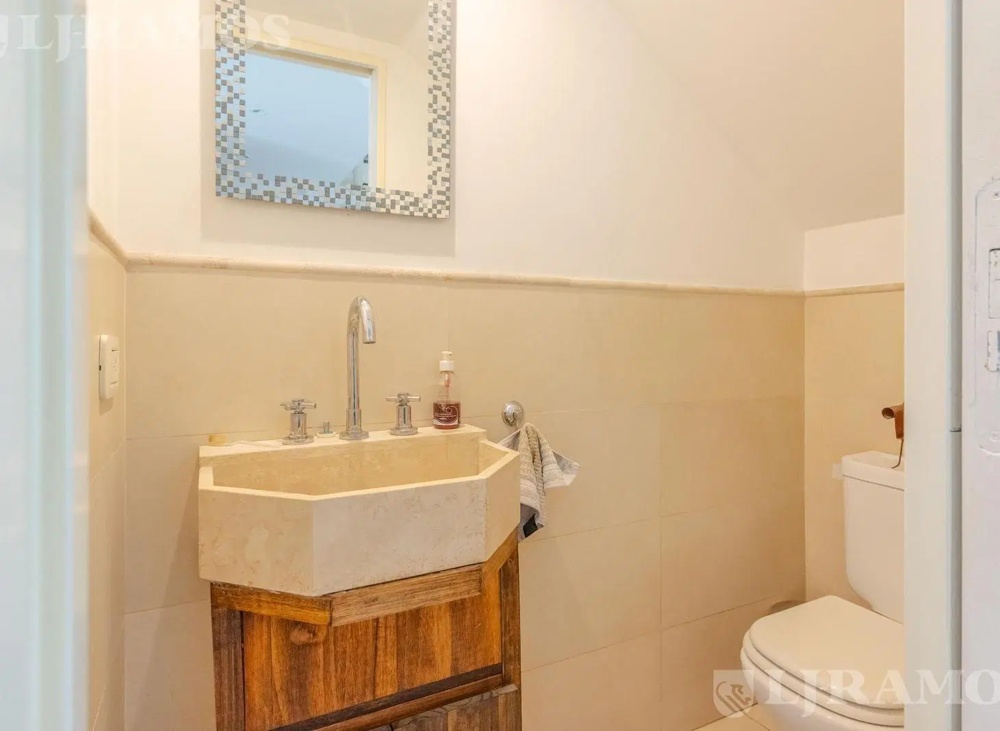 VENTA. TOWN HOUSE. 2 dormitorios. Jardin. AMenities Barrio Palmas del Sol 2