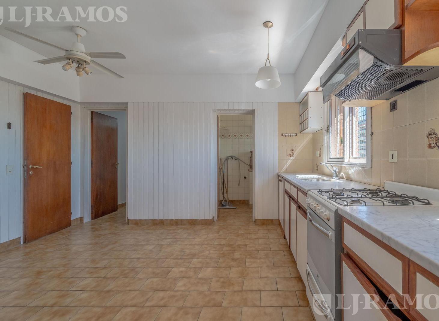 Foto de VENTA semipiso , balcon aterrazado, vista abierta, 3 dorm, cochera, imagen 3