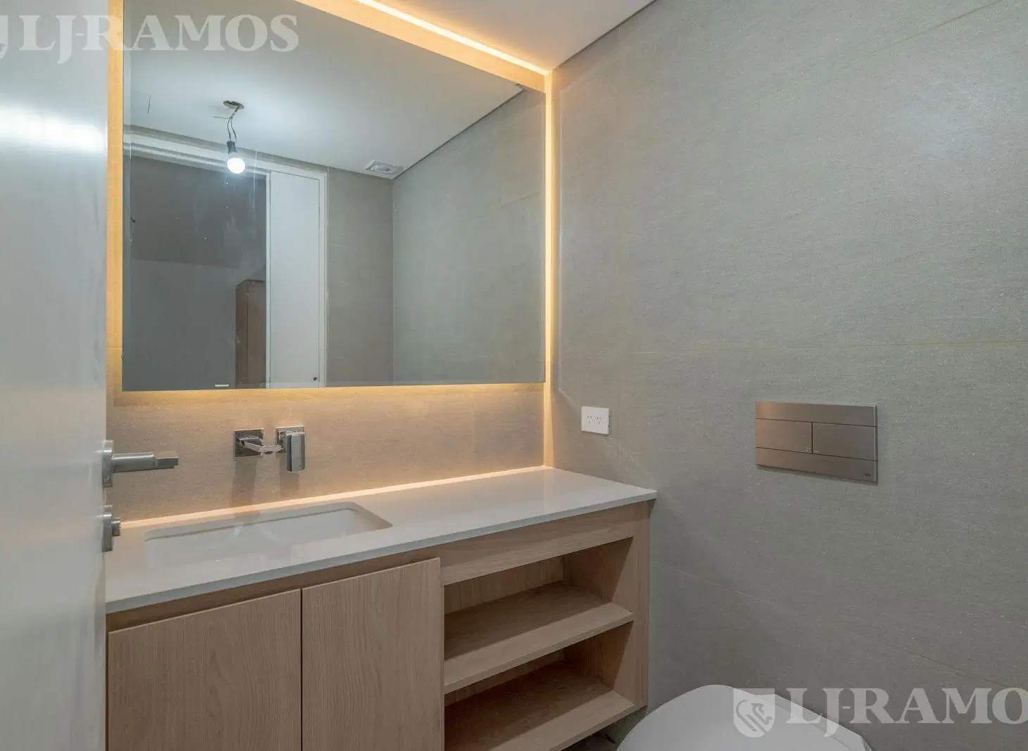 ALQUILER PREMIUM. Semipiso. A Estrenar. 3 Ambientes - Cochera, Equipado. Av.Quintana 8