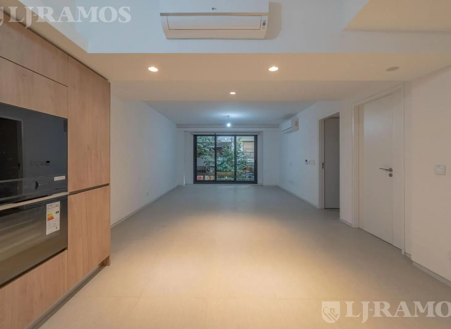 ALQUILER PREMIUM. Semipiso. A Estrenar. 3 Ambientes - Cochera, Equipado. Av.Quintana 4