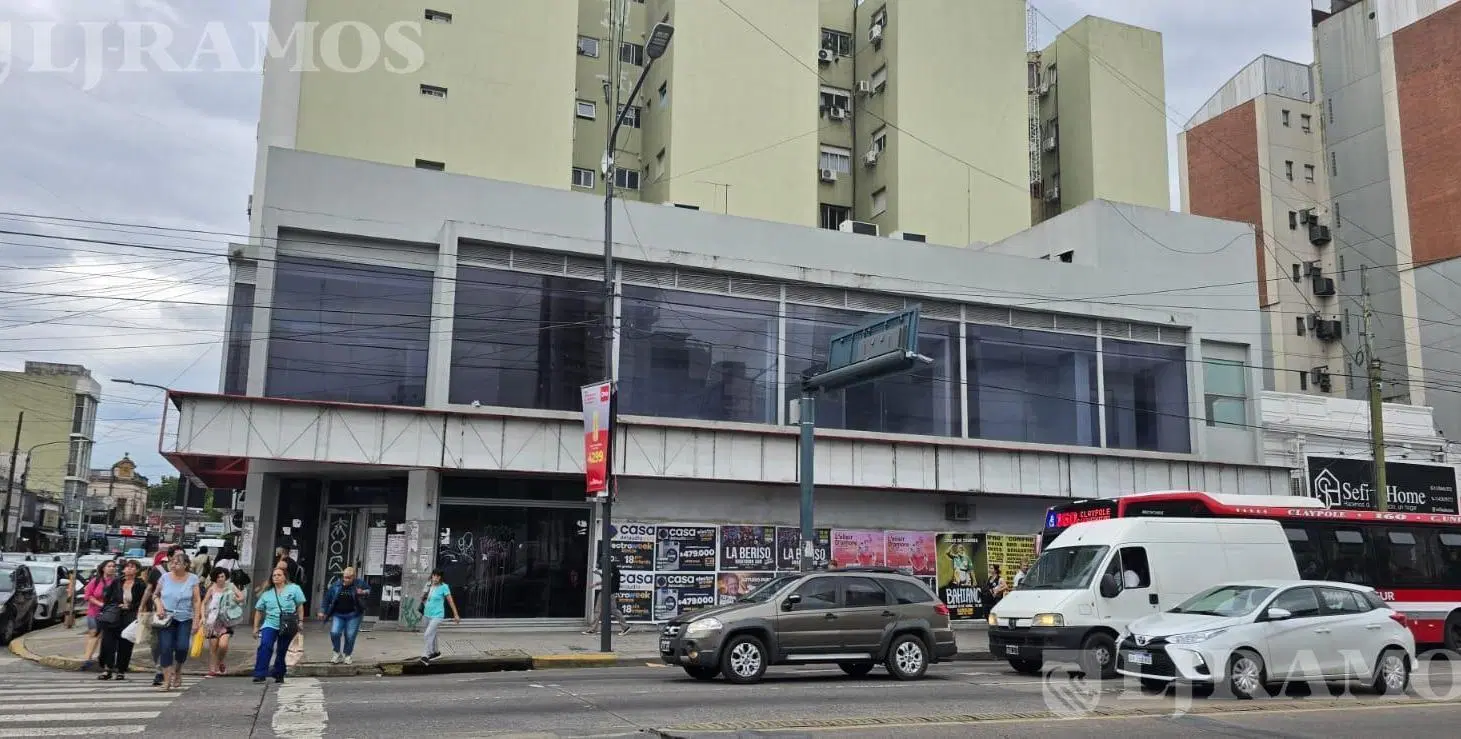 Local en Banfield 4
