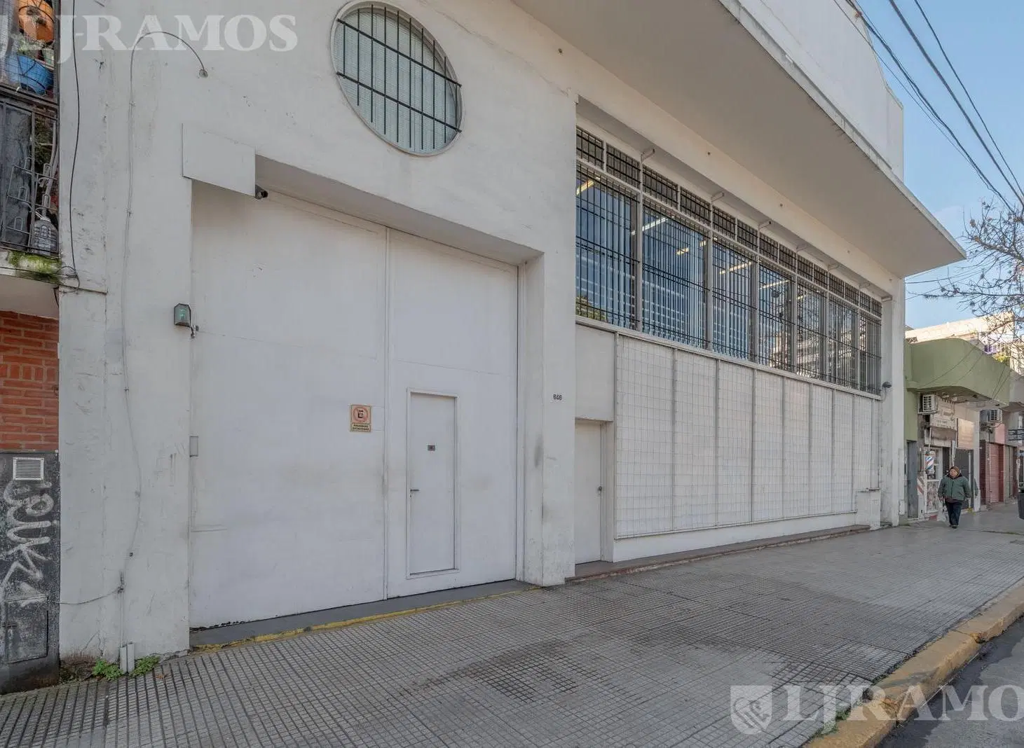 Edificio Comercial en Pompeya 2