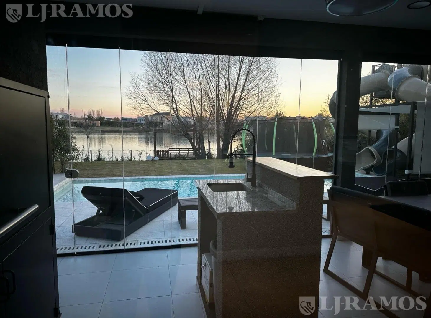 Casa  En Venta - El Canton - Norte - A la Laguna PG 8