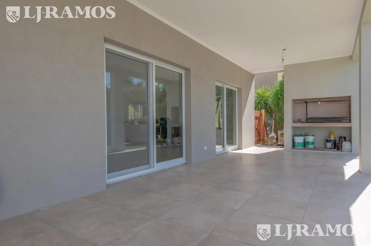 Casa en venta Barrio Puerto EL Canton 250.000 Finalizada 8