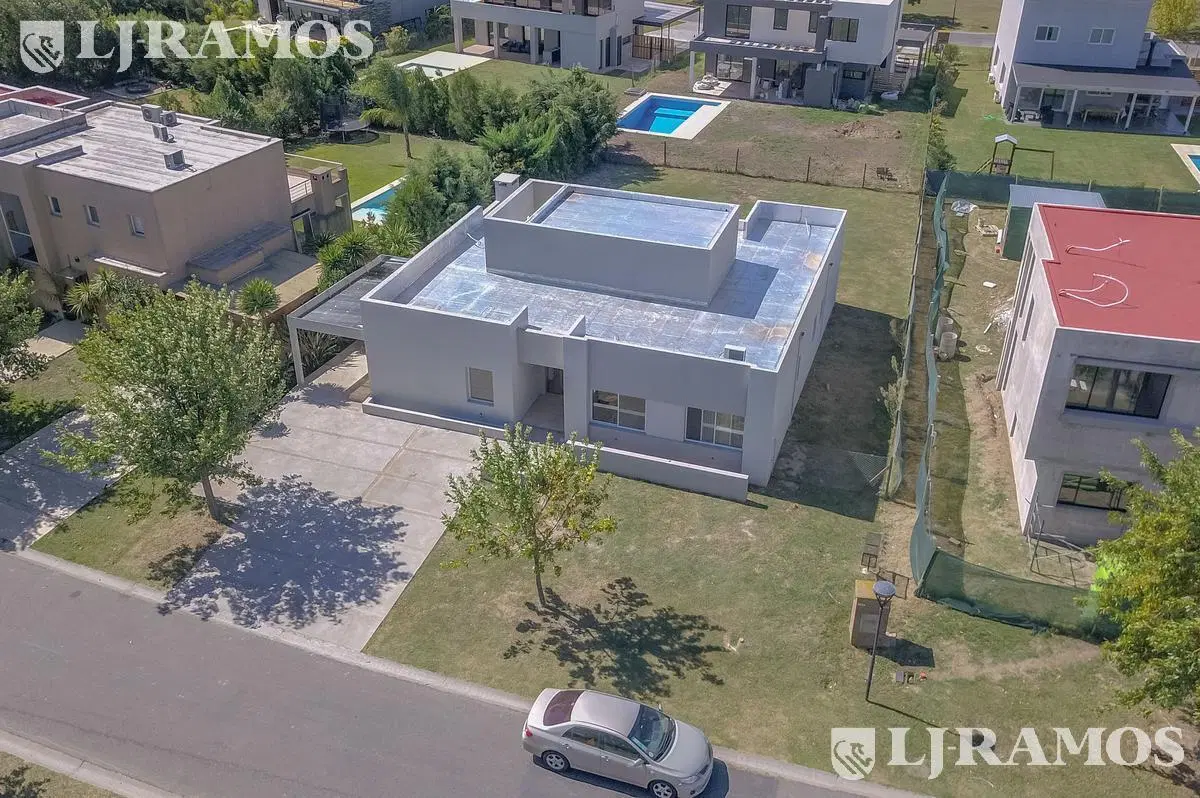 Casa en venta Barrio Puerto EL Canton 250.000 Finalizada 5