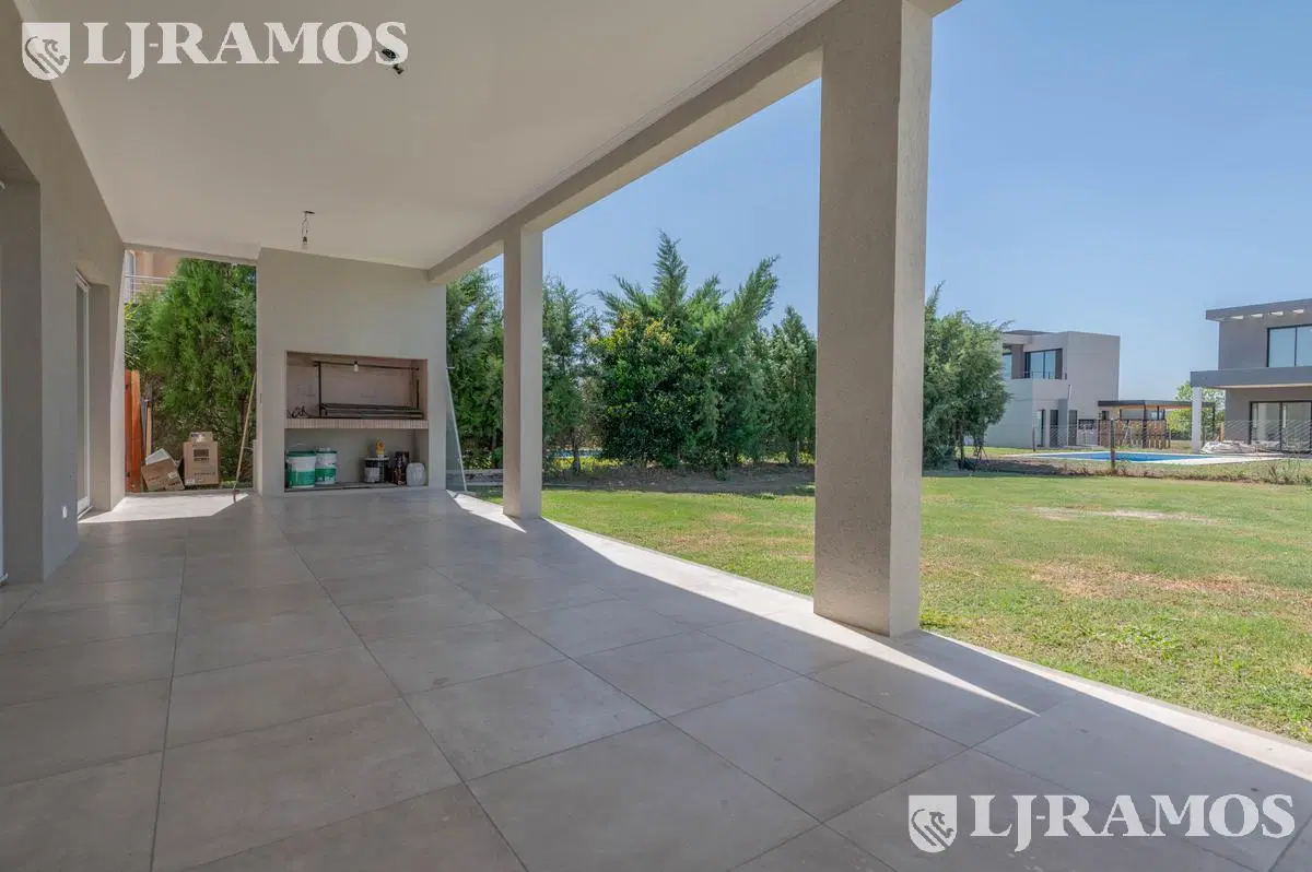 Casa en venta Barrio Puerto EL Canton 250.000 Finalizada 8