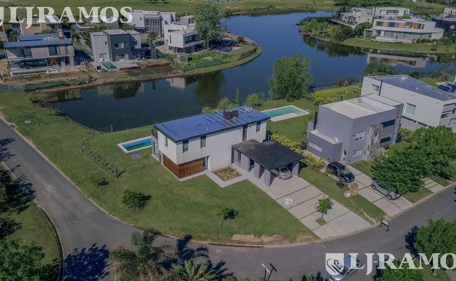 Casa en Venta con renta a la Laguna Barrio Islas El Canton A Estrenar 8