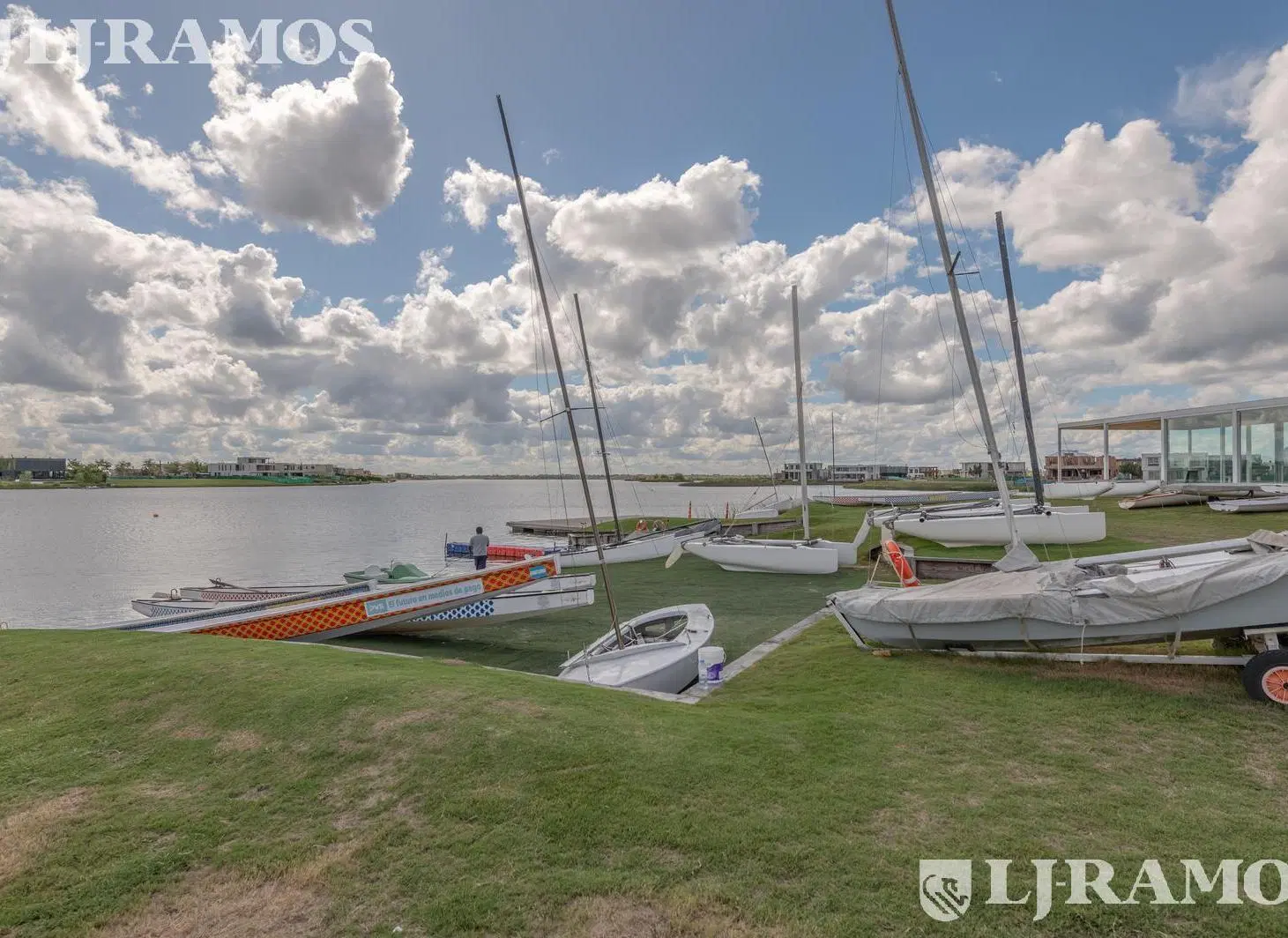 Terreno en venta en Puertos Acacias Troncal con vistas a la laguna PG 2