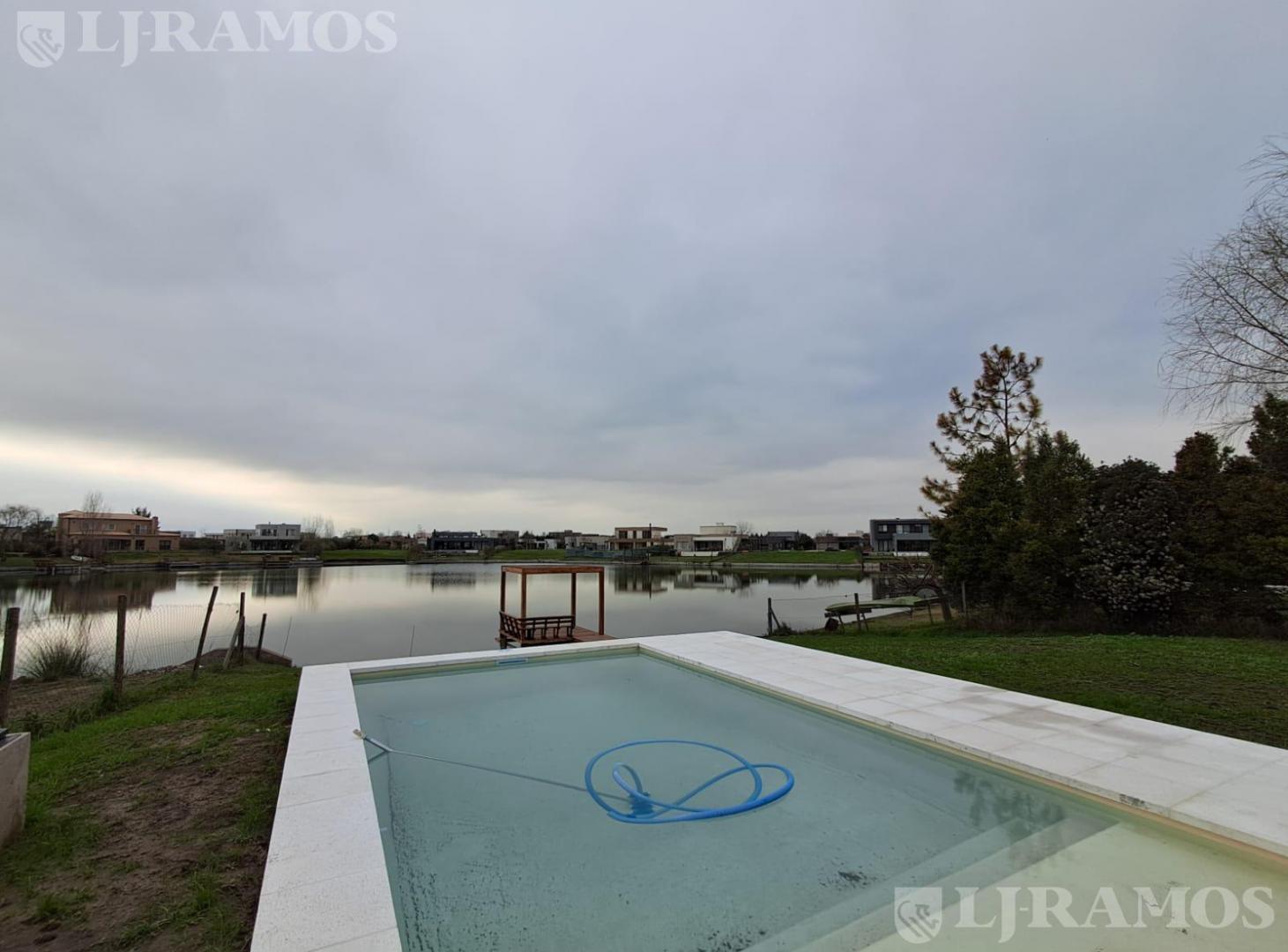 Foto de Casa en San Sebastián al agua AREA 10 MB SE ESCRITURA EN LA VENTA, imagen 1