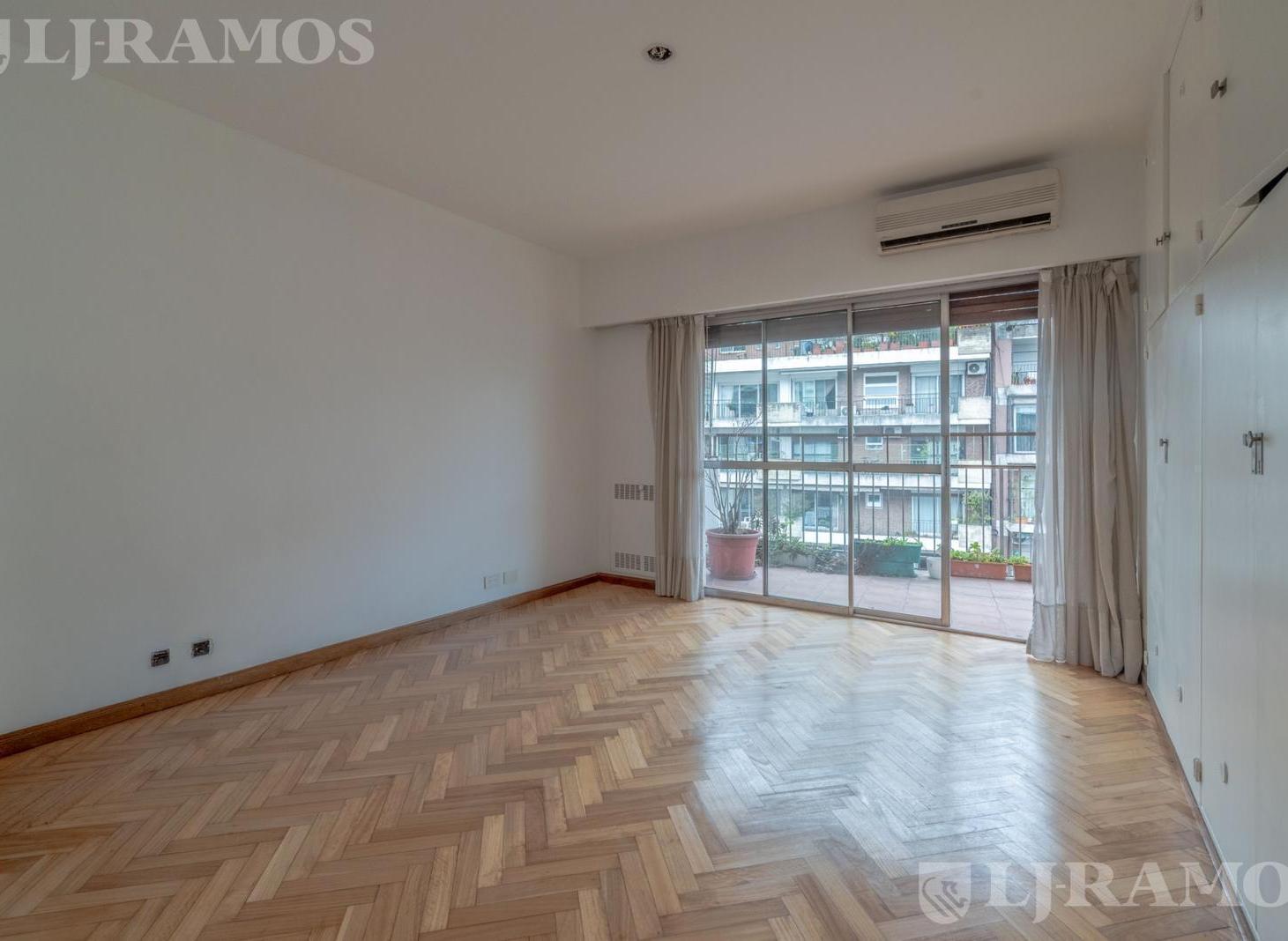Foto de VENTA - SEMIPISO ALTO DE 4 AMBIENTES EN RECOLETA - BALCON CON EXCELENTE, imagen 4