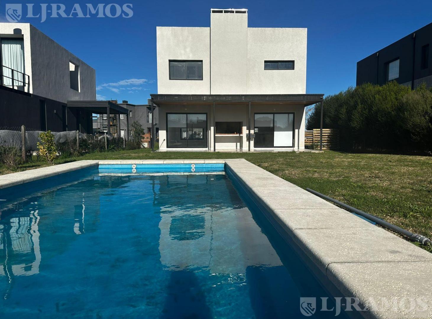 Foto de Casa en Alquiler con Pileta, parque en 2 plantas con aires en, imagen 4