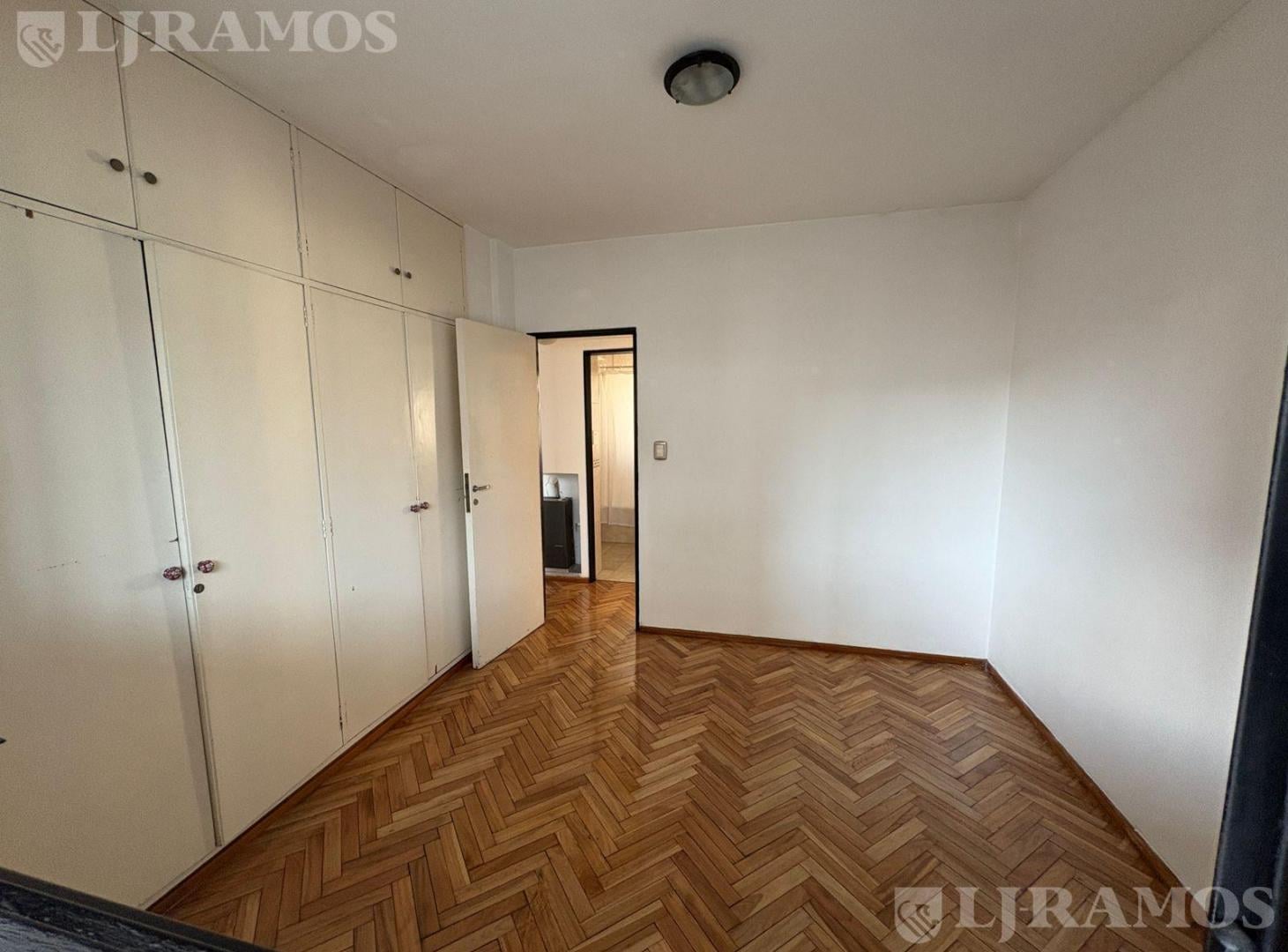 Foto de Departamento de 3 ambientes de 60 m2 cubiertos con balcón en alquiler, imagen 2