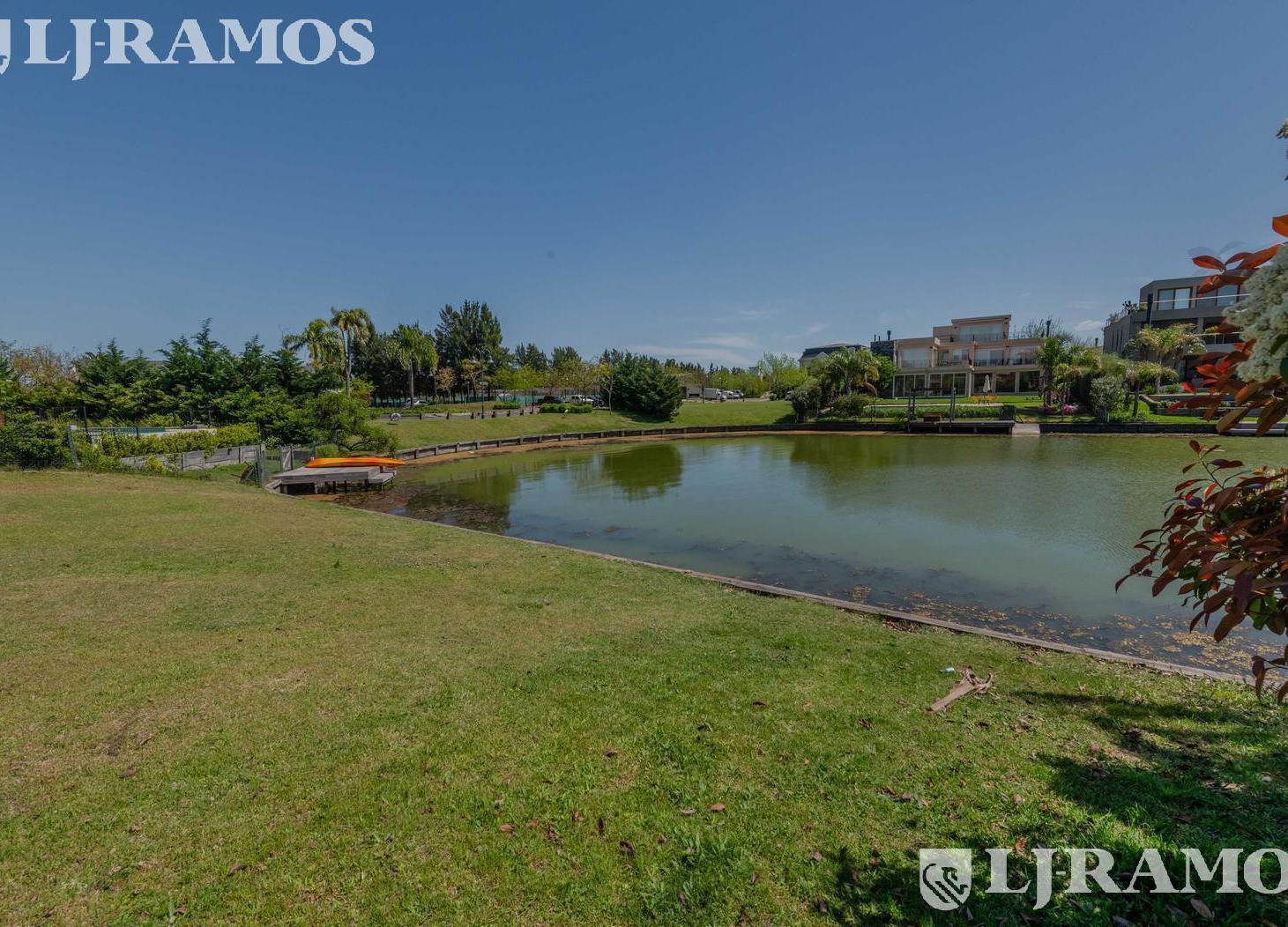 Foto de Lote de 848 m2 a la laguna en venta en Cabos del Lago, imagen 3