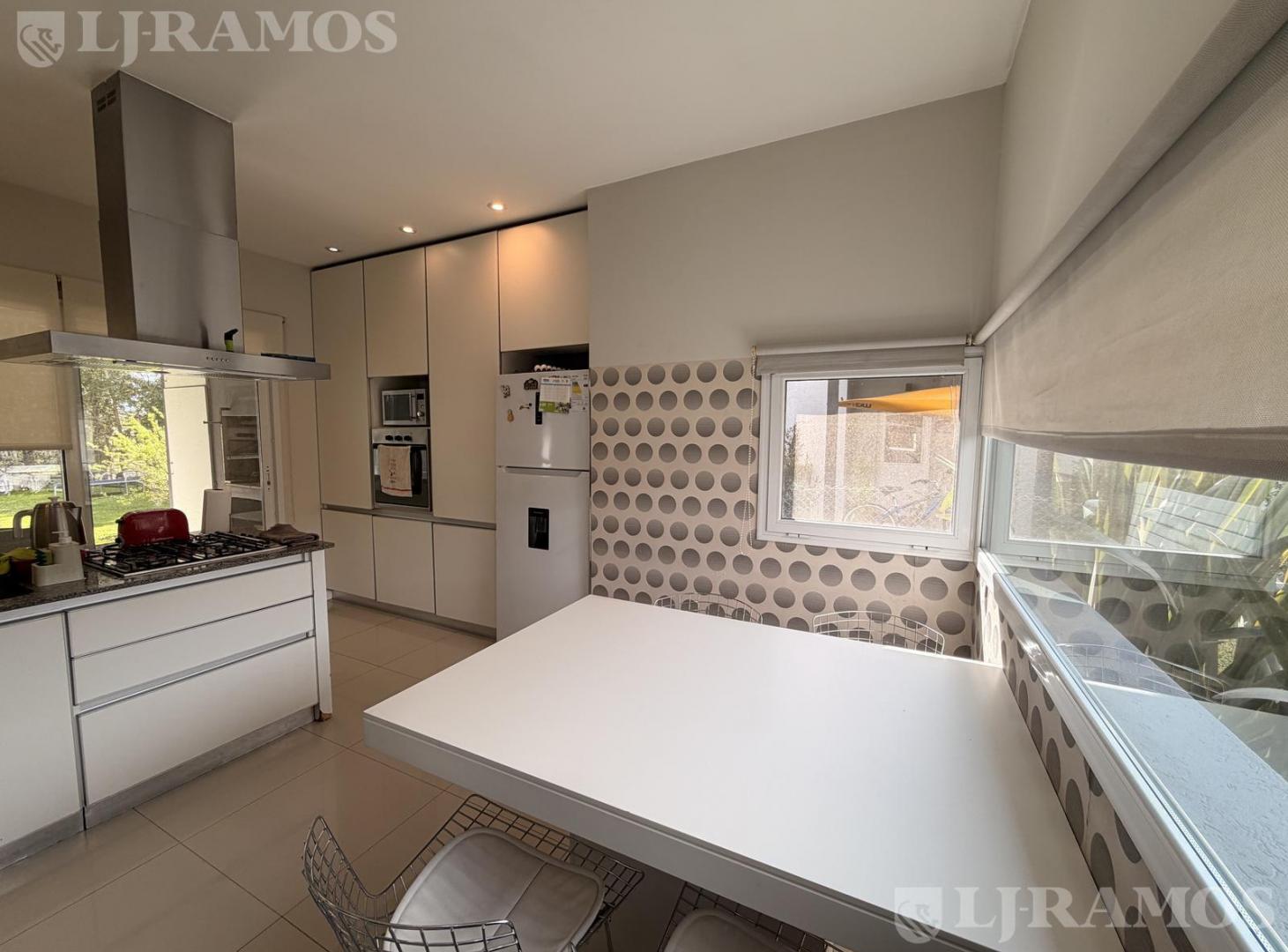 Foto de Casa con 4 dormitorios en venta y/o alquiler en Los Sauces, imagen 3