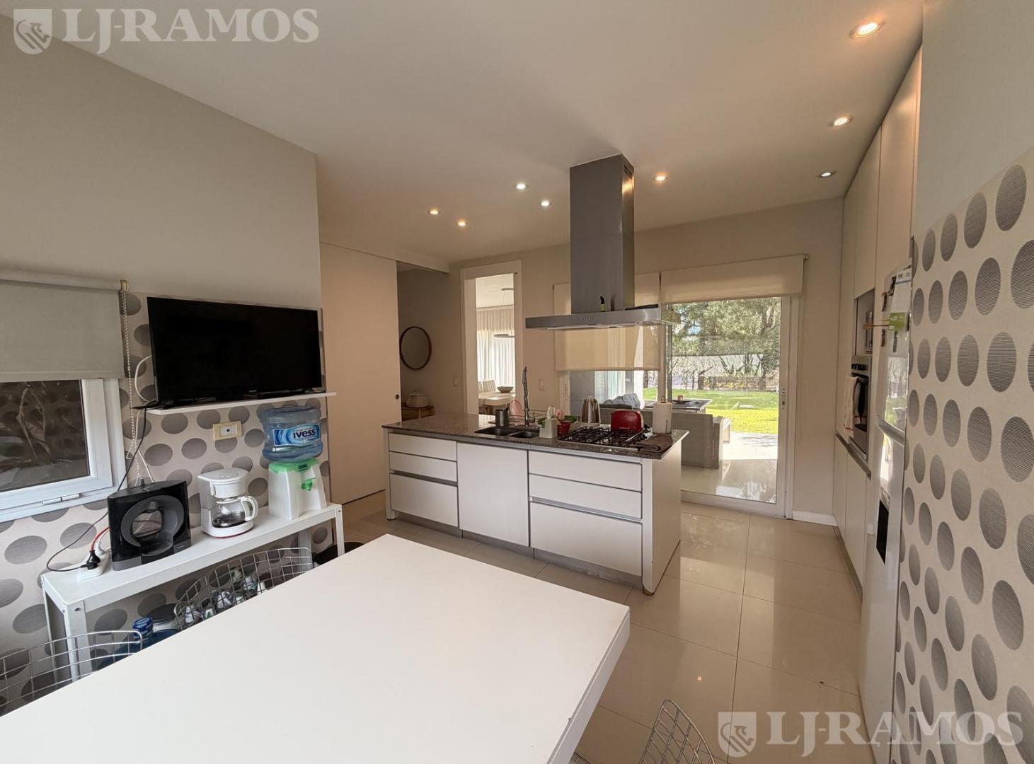 Foto de Casa con 4 dormitorios en venta y/o alquiler en Los Sauces, imagen 4