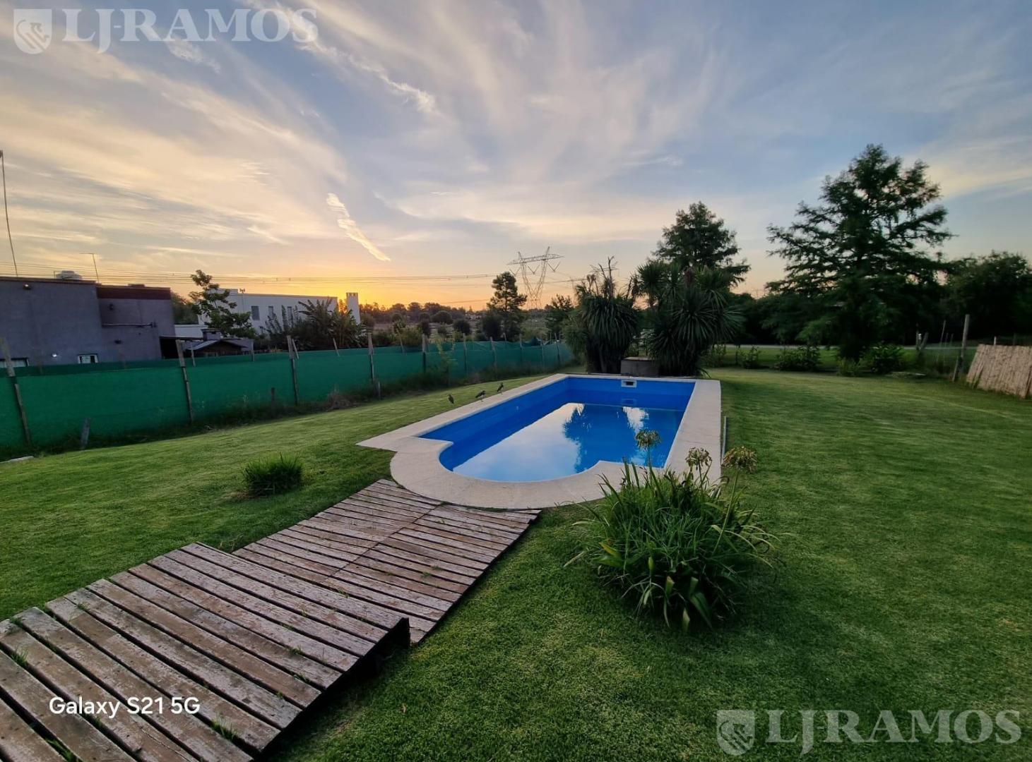 Casa en alquiler por 24 meses con piscina 4 dormitorios ,Altos De Manzanares