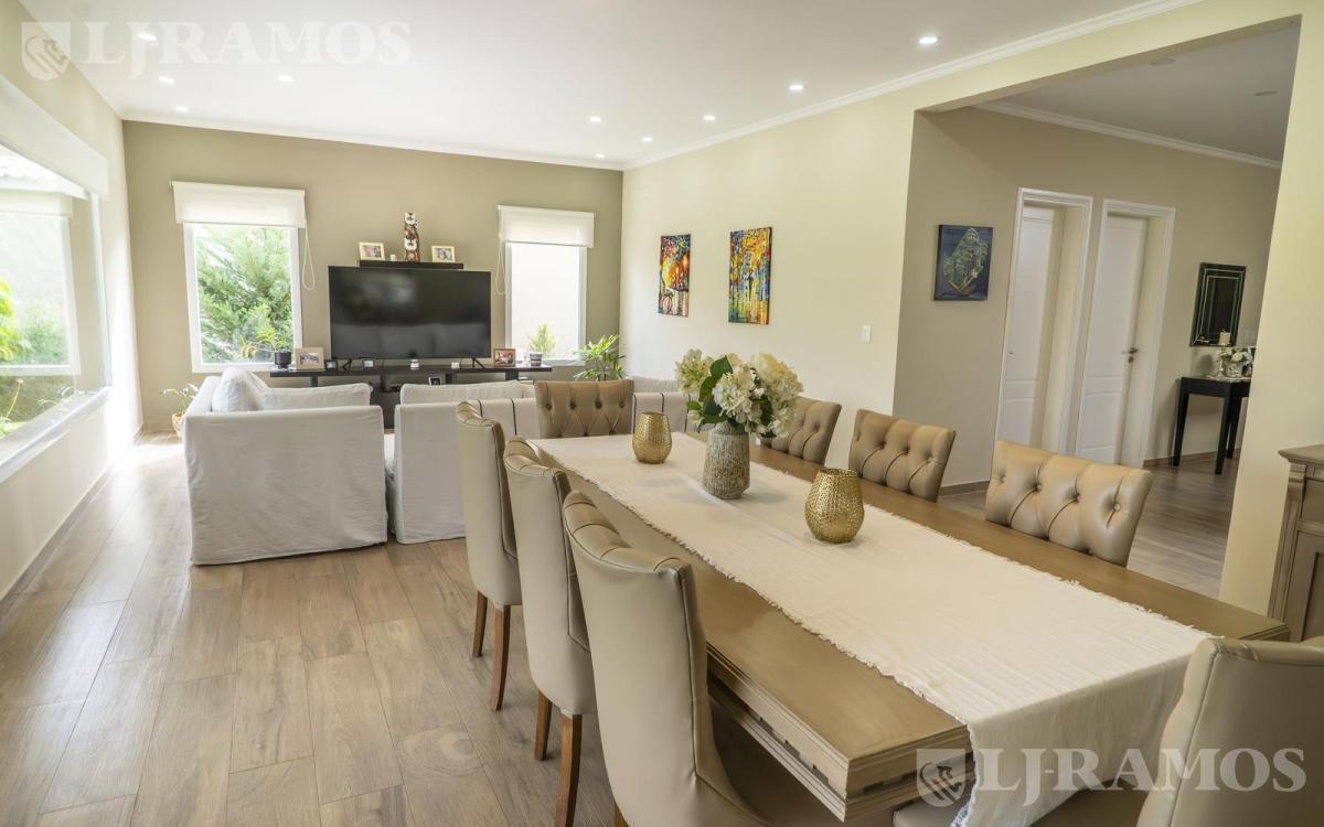 Foto de Casa en venta en Harás Santa María con 4 dormitorios, imagen 1
