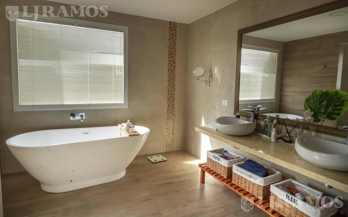 Foto de Casa en venta en Harás Santa María con 4 dormitorios, imagen 3