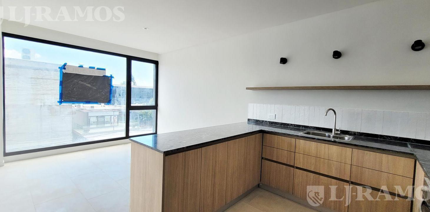 Foto de Duplex en venta a estrenar 4 ambientes con cochera apto profesional, imagen 1