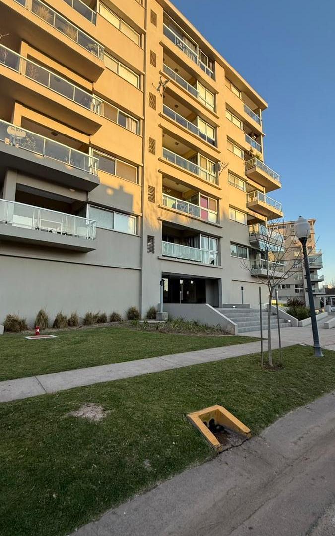 Foto de Departamento 2 AMB en venta con vista al lago, gran terraza en Biguá, imagen 3
