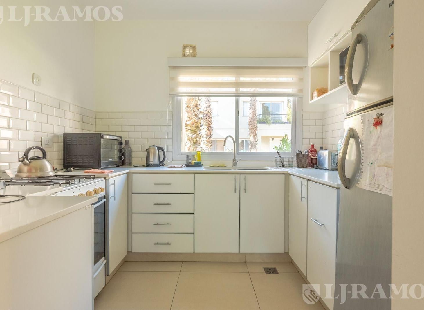 Foto de VENTA. TOWN HOUSE. Impecable. 2dorm. Toilette. Jardin. Amenities Barrio, imagen 4