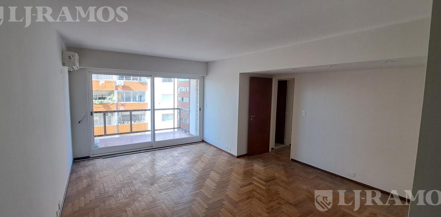 Foto de Alquiler - Departamento en Acassuso, recién refaccionado, con cochera y, imagen 3